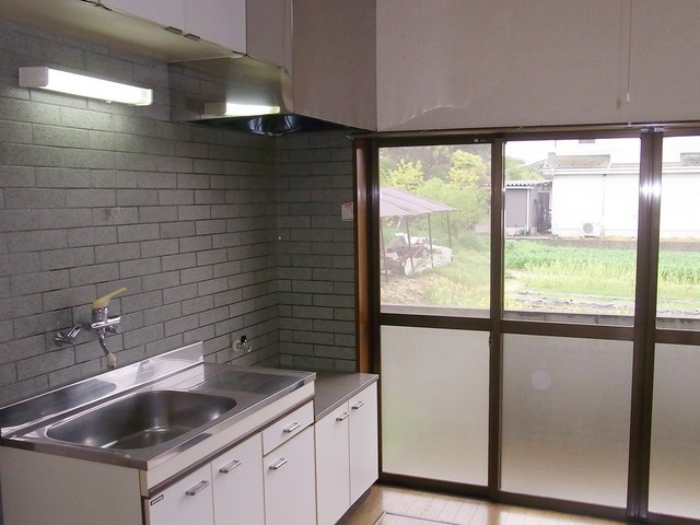 Kitchen. A spacious kitchen