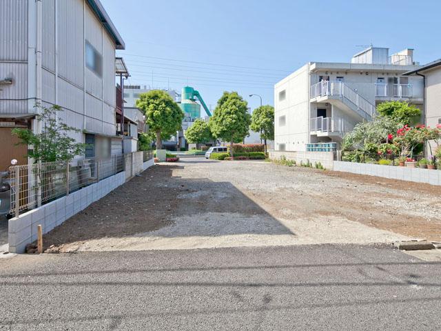 Local appearance photo. Building 2 When the vacant lot