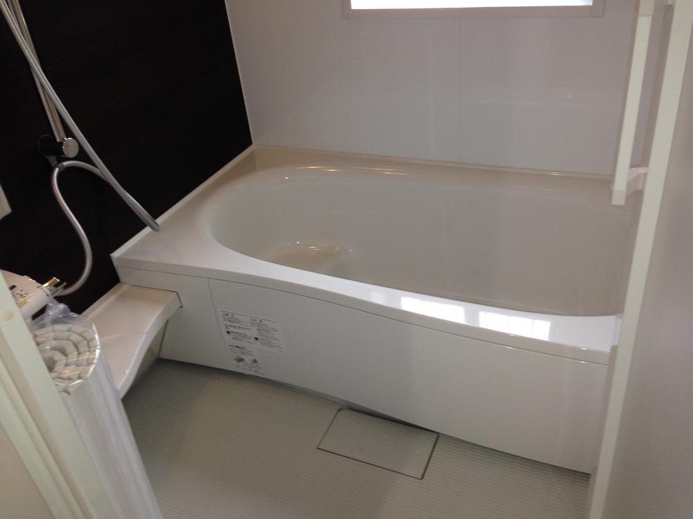 Bathroom. Local (12 May 2013) Shooting