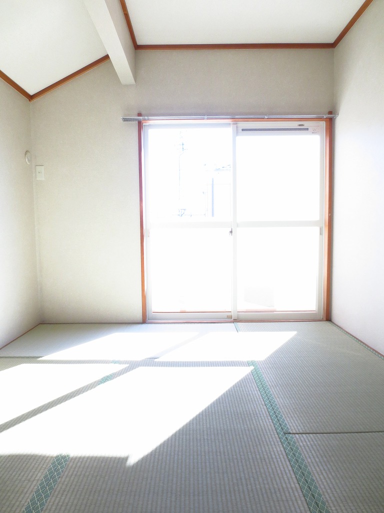 Living and room. Tatami rooms with calm ☆