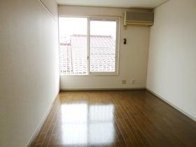Living and room. It is a bright room with south-facing