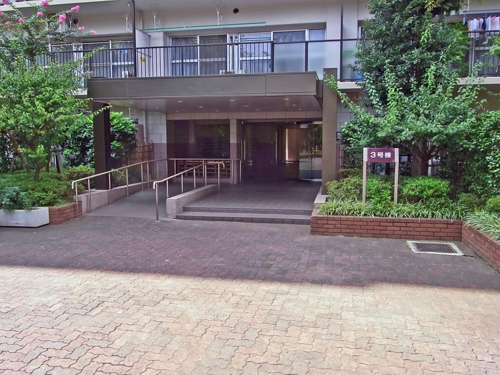 Local appearance photo. Local (11 May 2013) Shooting