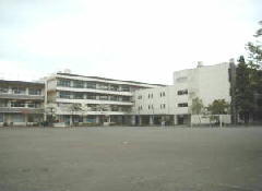 Junior high school. 4 1040m until junior high school (junior high school)