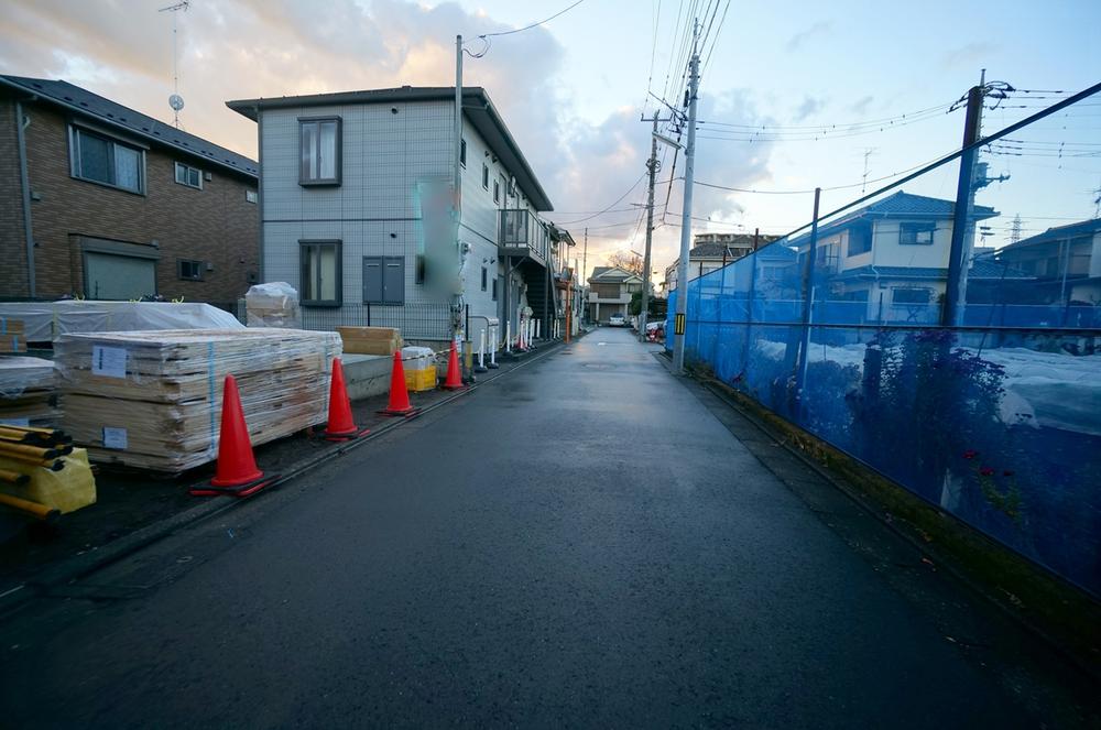 Local photos, including front road. Local (12 May 2013) Shooting