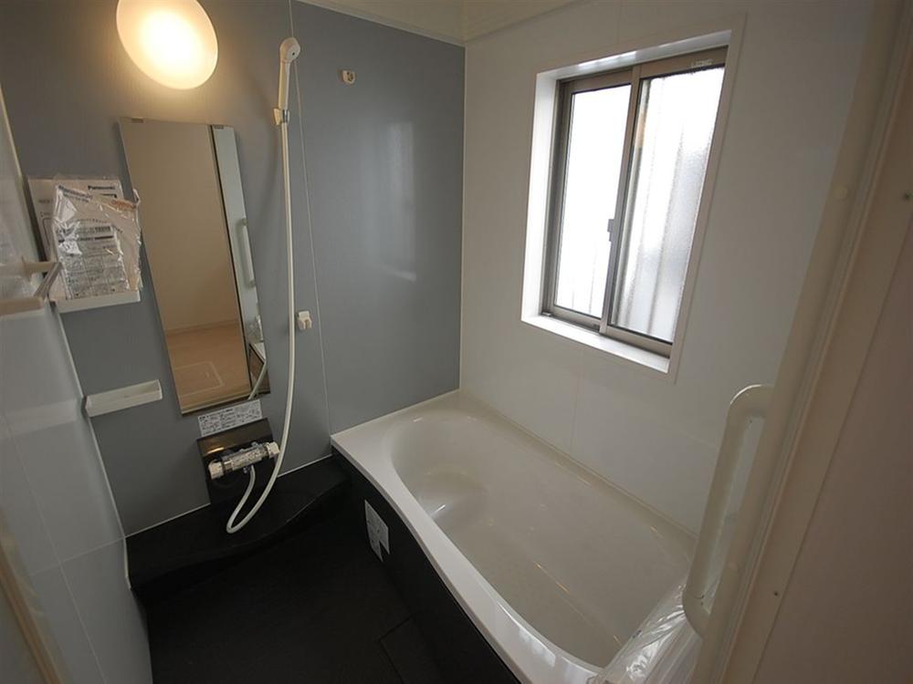 Same specifications photo (bathroom). Seller construction cases