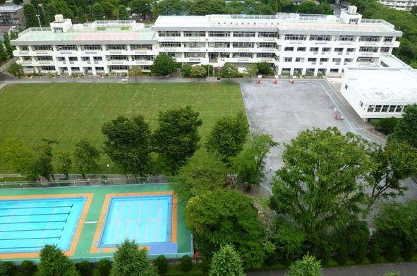 Primary school. 210m up to elementary school Fuchu first elementary school