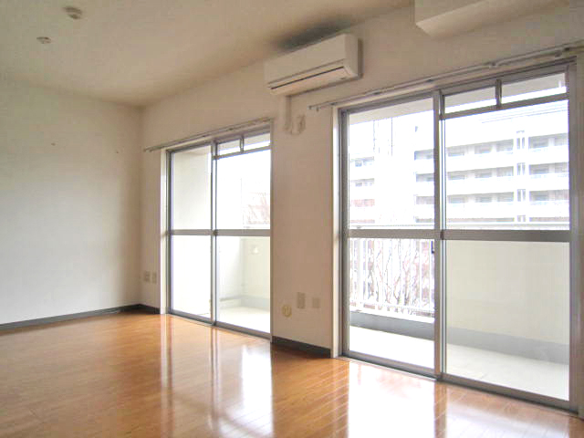 Living and room. Air-conditioned LDK