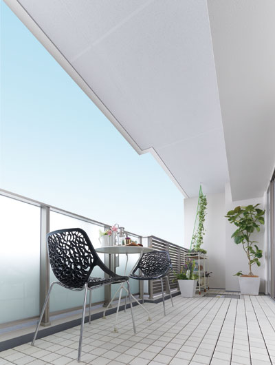 Interior.  [balcony] Depth of about 1.8m ~ To ensure a 2.0m, Relaxed some balcony. It wrapped in fresh light and wind.