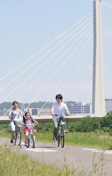 Other.  [Tama (3-minute walk ・ About 180m)] Stroll the riverside, Or nature observation. You can enjoy cycling and jogging while petting naturally. You can also barbecue in the Tama River riverbed of "local Forest Park" (about 3120m)