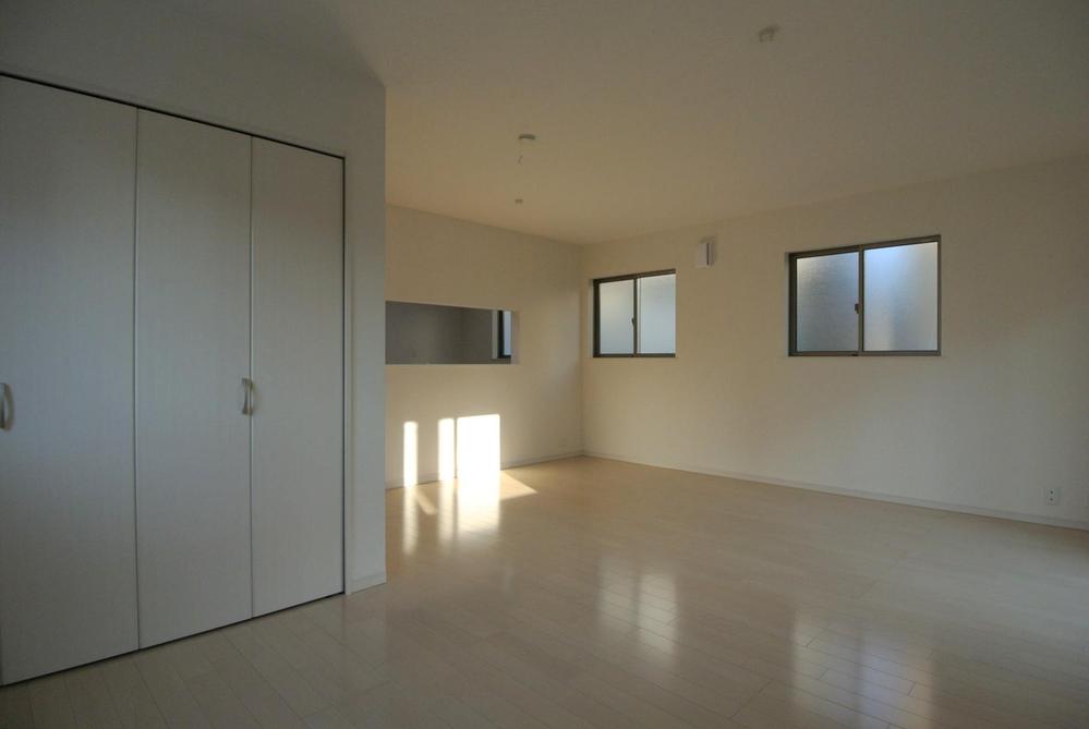 Same specifications photos (living). Same specifications