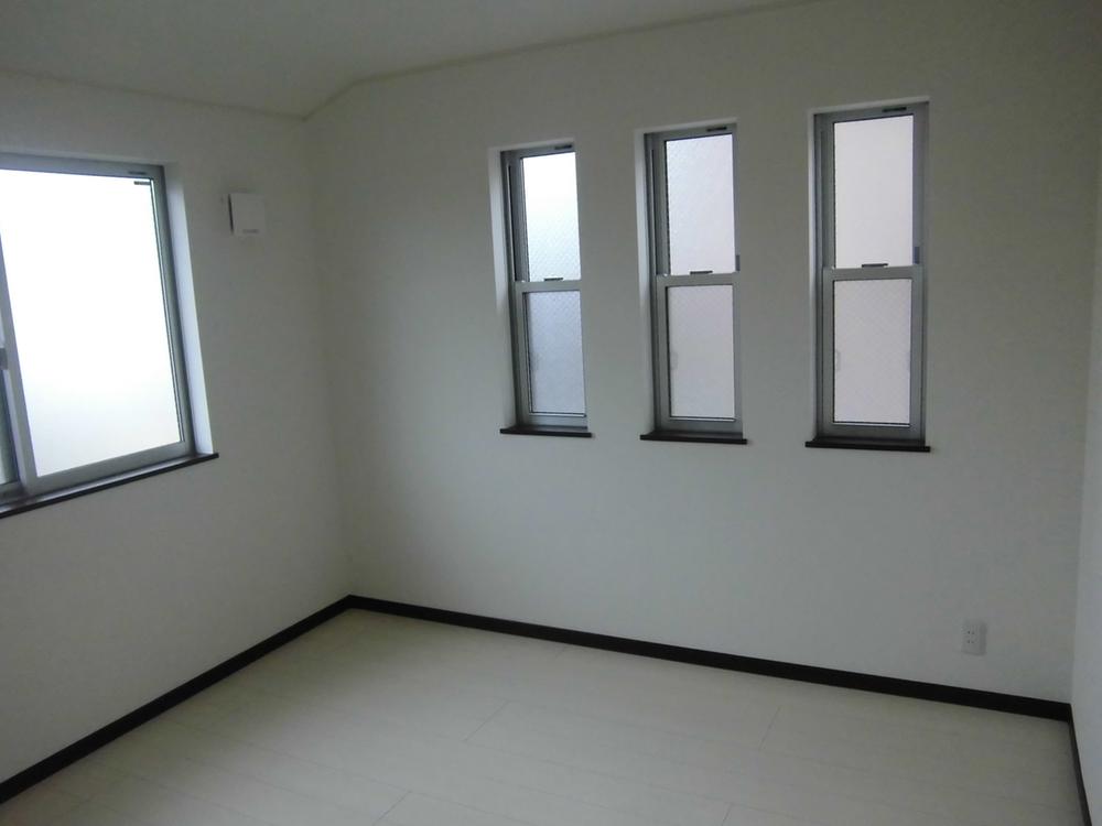 Non-living room. Indoor (12 May 2013) Shooting