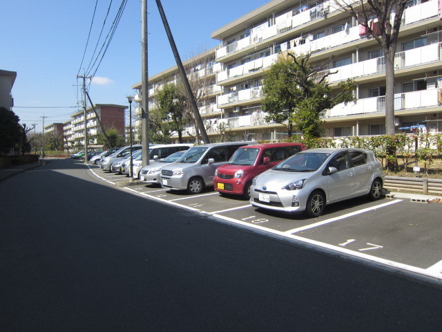 Parking lot. There are 4,000 yen parking.