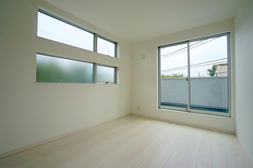 Non-living room. Seller construction cases