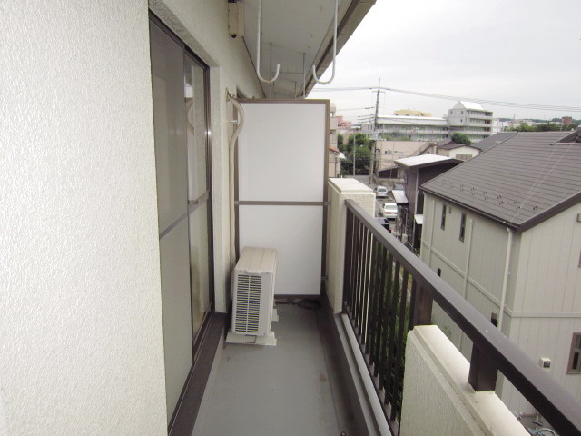 Balcony. You Jose also laundry