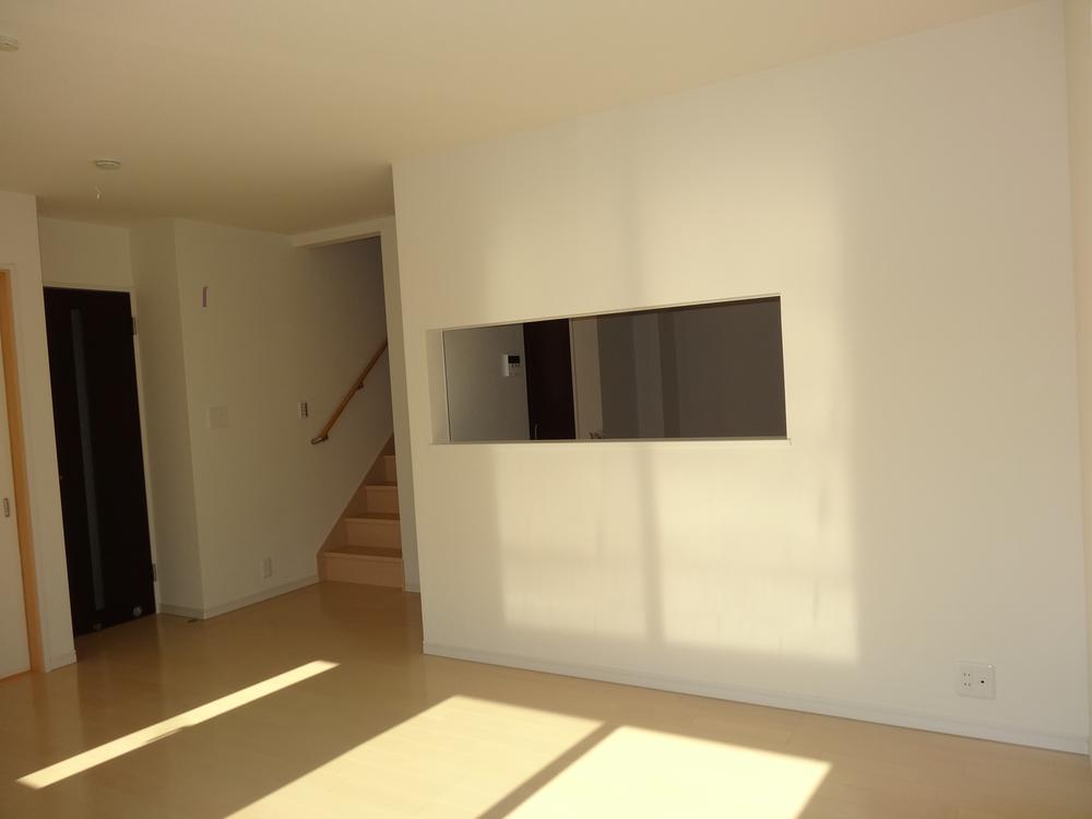 Living. Indoor (12 May 2013) Shooting Bright living room is not essential for family gatherings. 