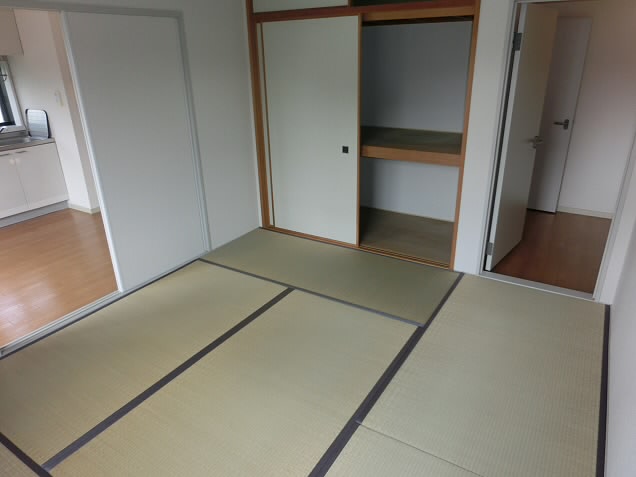 Other room space. There is a relaxing effect size of the tatami (Japanese-style). 