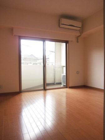 Non-living room. 8.6 tatami broad Western-style