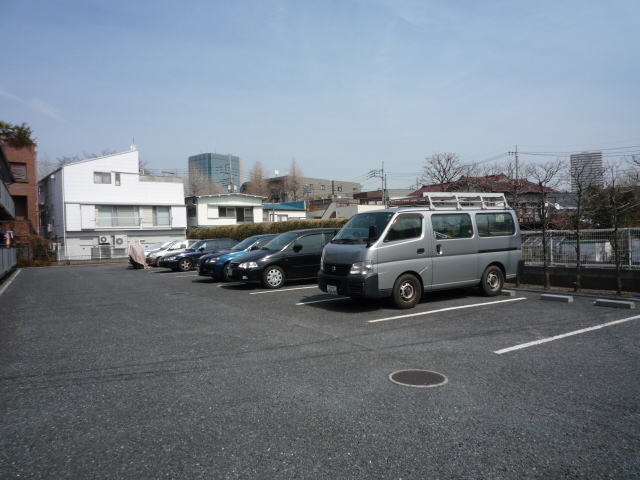 Parking lot. Parking 12.000 yen