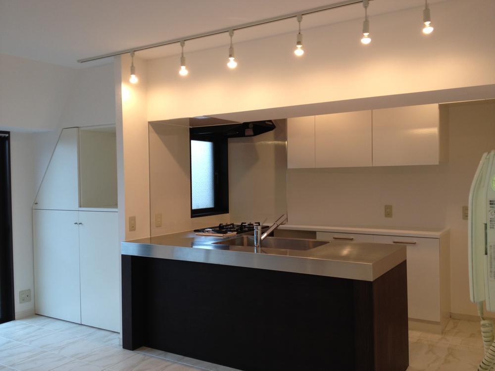 Kitchen. Room (May 2013) Shooting