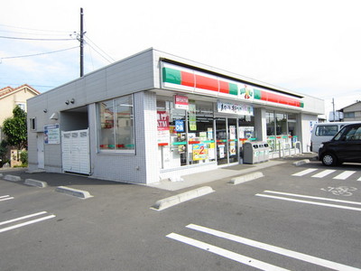 Convenience store. 650m to the Circle K Sunkus (convenience store)