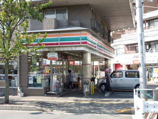 Convenience store. 250m to Seven (convenience store)