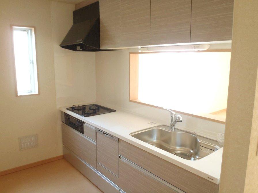 Kitchen. Indoor (12 May 2013) Shooting