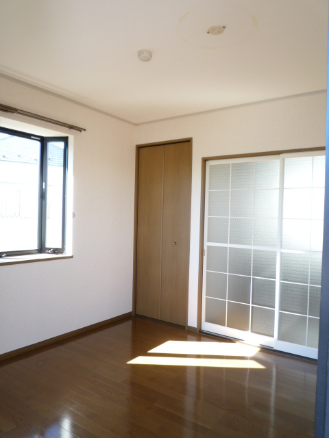 Other room space. Western-style two-sided lighting ・ Western-style housing