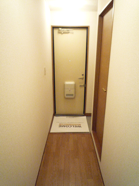 Entrance. Entrance ・ Corridor