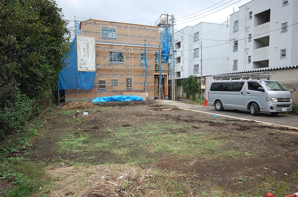 Local photos, including front road. Local (10 May 2013) Shooting