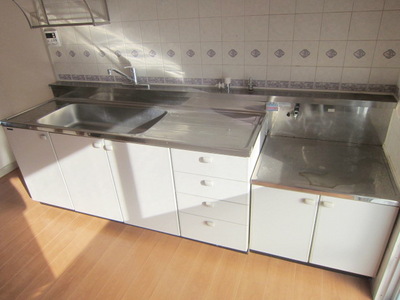 Kitchen. Cooking is also comfortable because it is spacious It is a gas stove can be installed