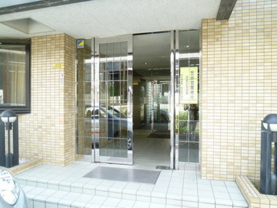 Entrance. With auto lock