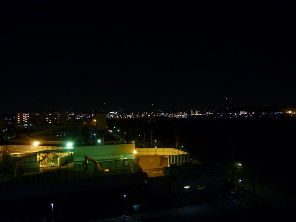 View photos from the dwelling unit. View from the site (December 2013) night shooting