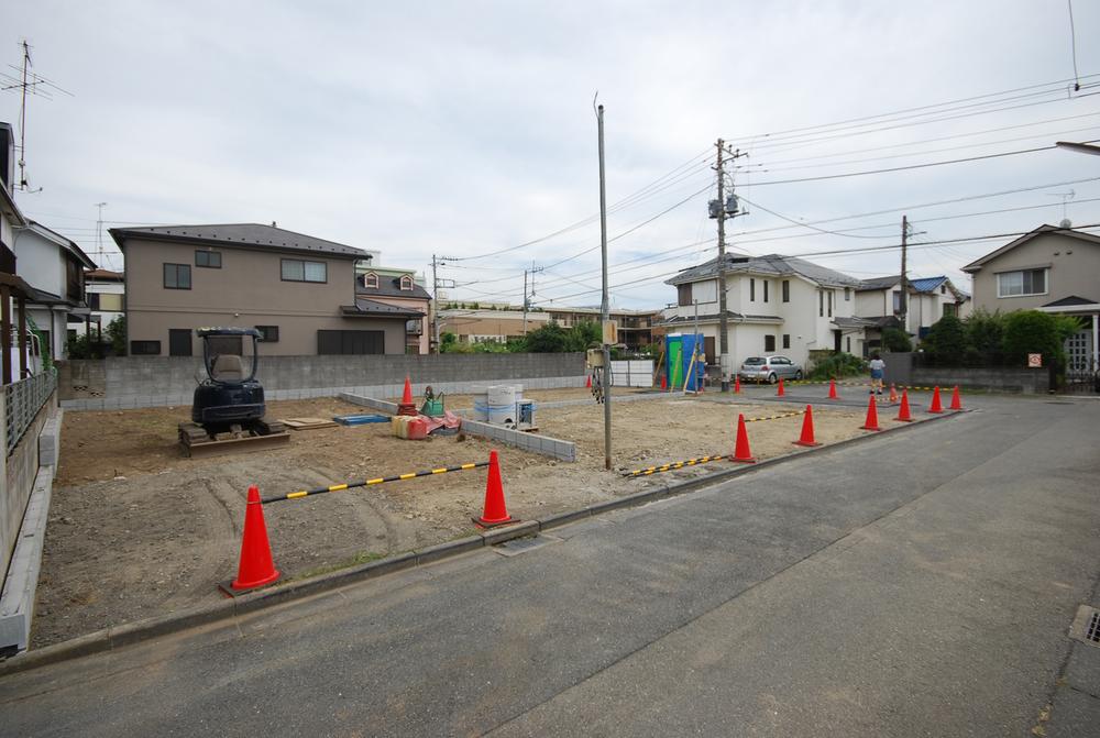 Local photos, including front road. Local (August 2013) Shooting