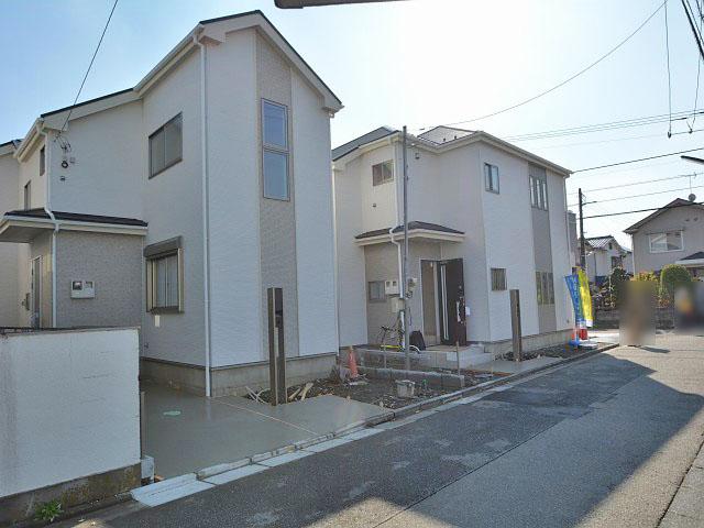 Local photos, including front road. Fuchu Yotsuya 1-chome local landscape