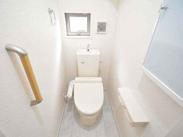 Toilet. Fuchu Yotsuya 1-chome 1 Building toilet