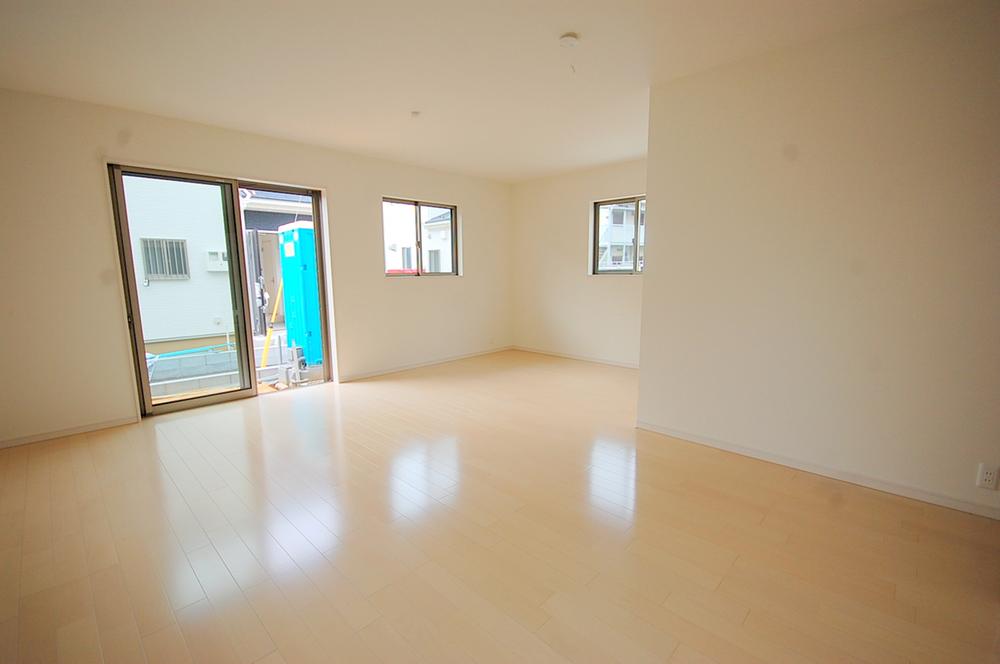 Living. Local (September 2013) Shooting