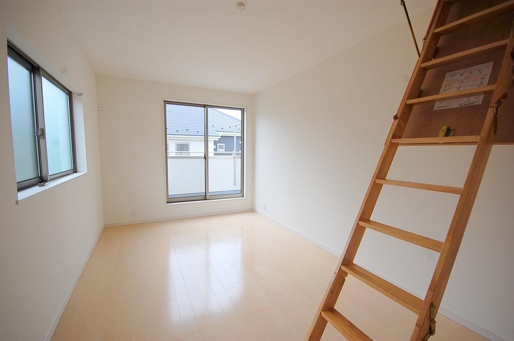 Non-living room. Local (September 2013) Shooting