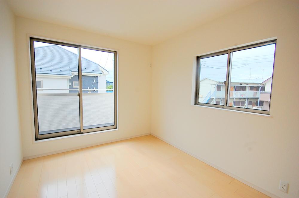 Non-living room. Local (September 2013) Shooting