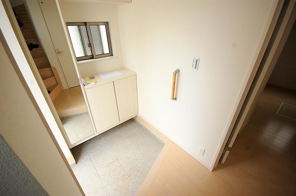 Entrance. Local (September 2013) Shooting