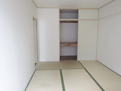 Other room space. Japanese-style room is 6 quires