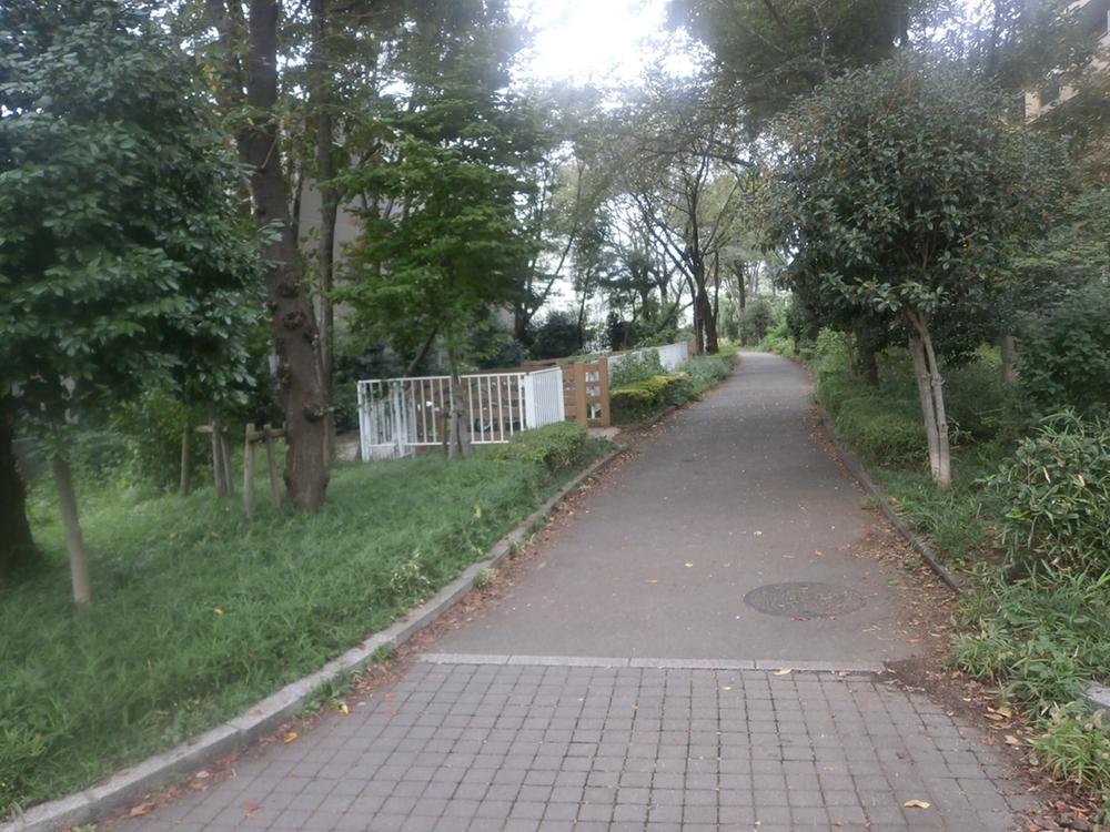 Other. A 1-minute walk from the Hon'yado the town green space (50m)