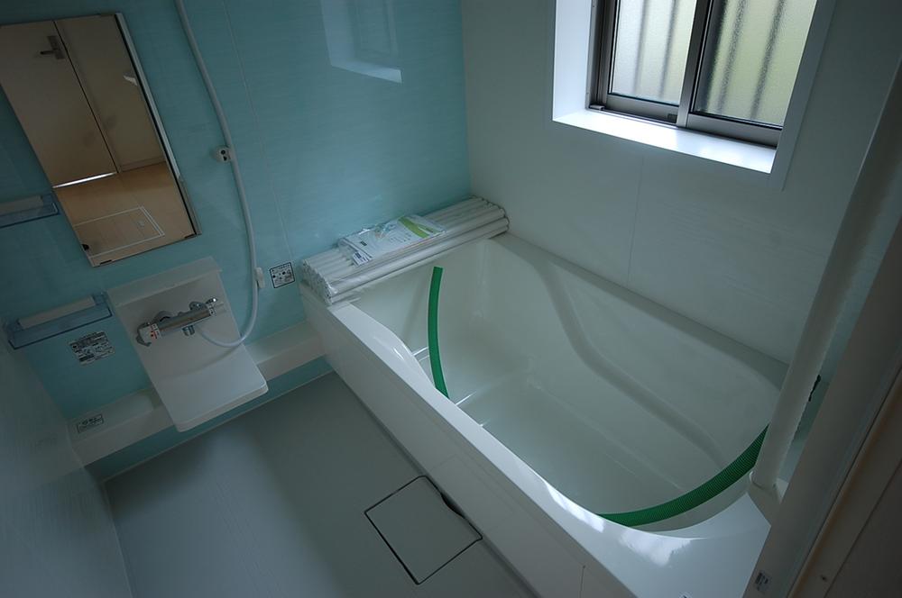 Same specifications photo (bathroom). Seller construction cases