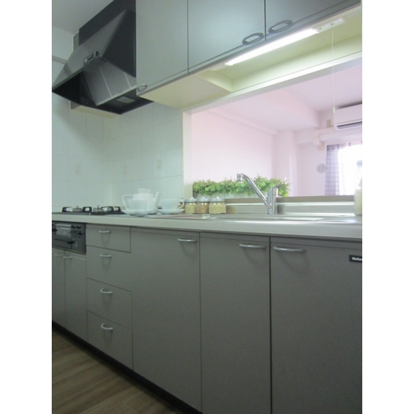 Kitchen. You can enjoy your food in the system kitchen