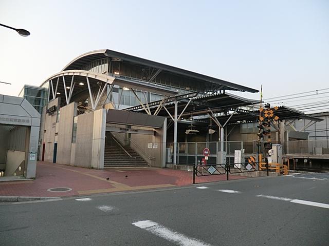 station. Keio Line "Tobitakyu" 720m to the station