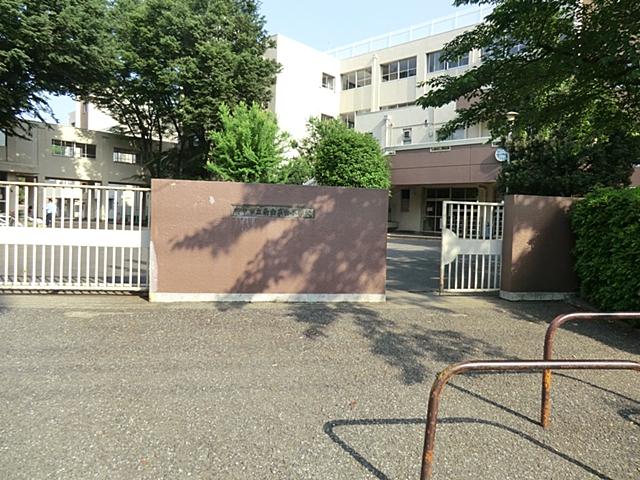 Primary school. 146m to Fuchu Minami Shiraitodai Elementary School