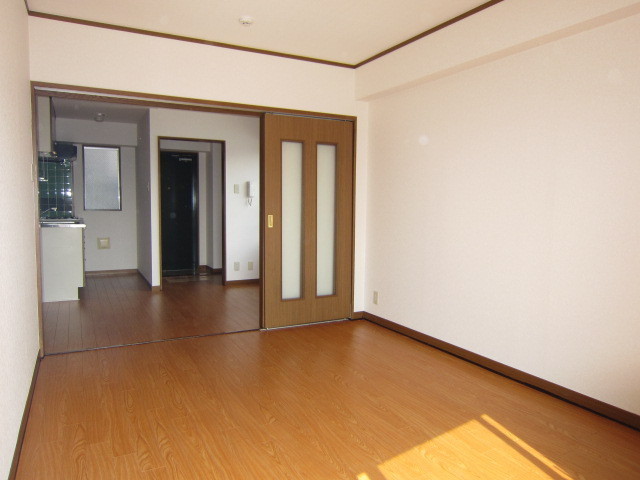 Other room space. It is south-facing bright rooms