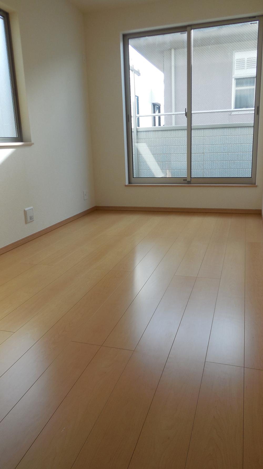 Non-living room. Indoor (12 May 2013) Shooting