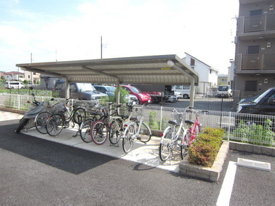 Other common areas. Bicycle storage. 