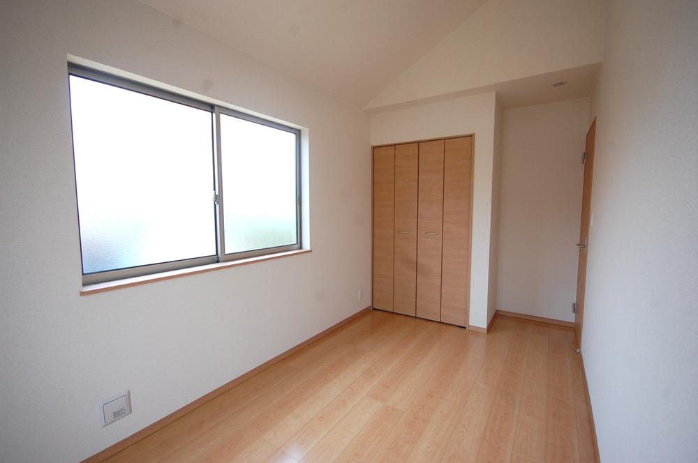 Same specifications photos (Other introspection). Same specifications