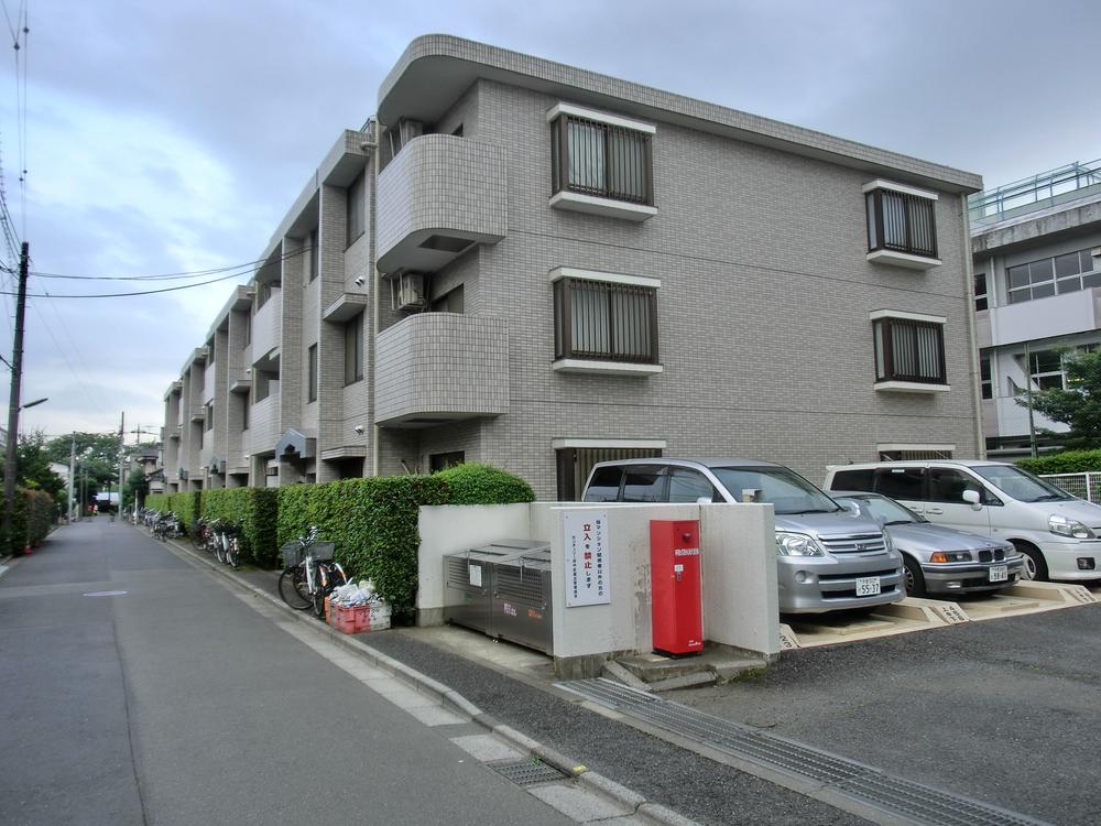 Local appearance photo. Local (05 May 2013) Shooting